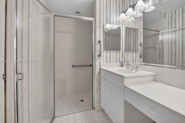 12474 Crystal Pointe Dr 101, Boynton Beach, FL 33437