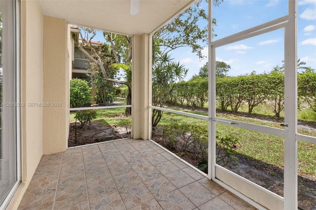 12474 Crystal Pointe Dr 101, Boynton Beach, FL 33437