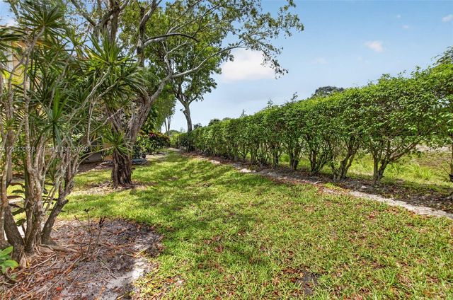 12474 Crystal Pointe Dr 101, Boynton Beach, FL 33437