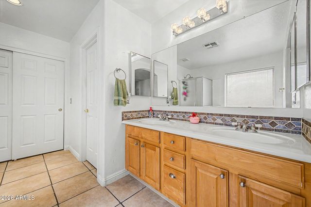 8387 W LUKE Avenue, Glendale, AZ 85305