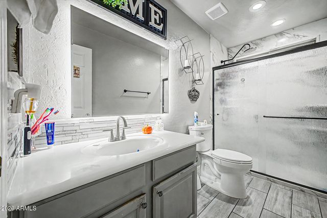 8387 W LUKE Avenue, Glendale, AZ 85305