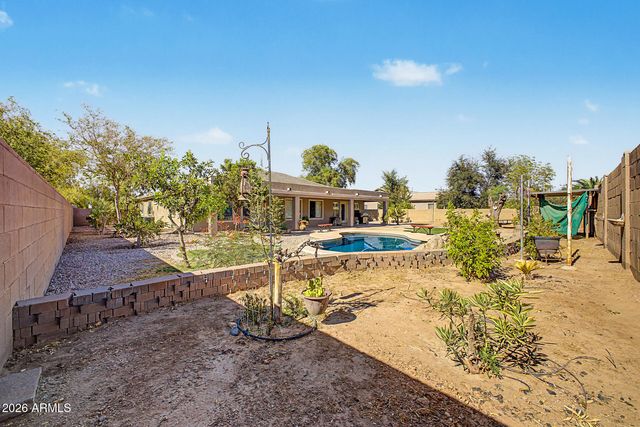 8387 W LUKE Avenue, Glendale, AZ 85305