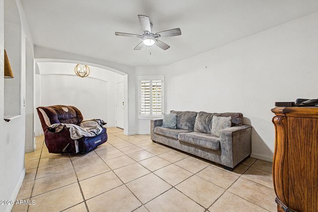 8387 W LUKE Avenue, Glendale, AZ 85305