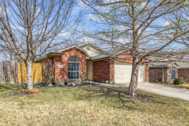 744 Oriole Drive, Saginaw, TX 76131