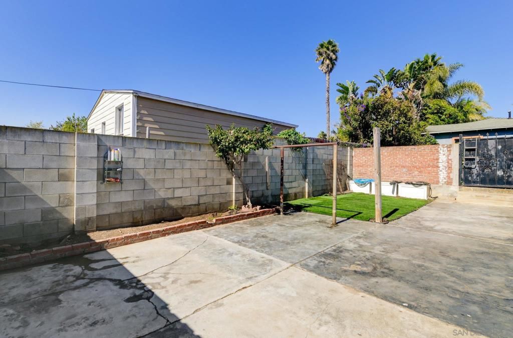 Image 11 of property listing at 1328 Buena St, Oceanside, CA 92058