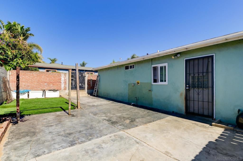 Image 13 of property listing at 1328 Buena St, Oceanside, CA 92058