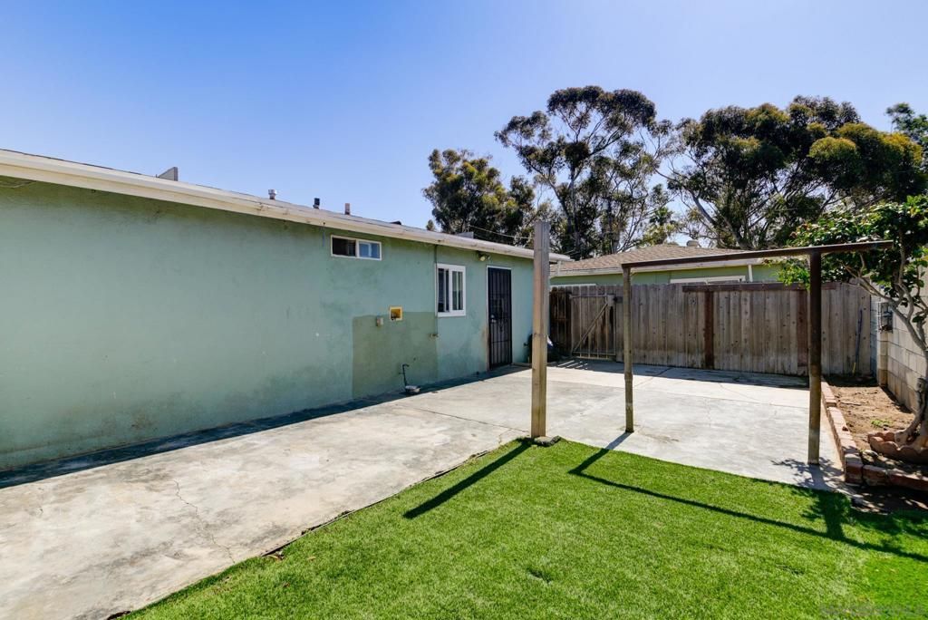 Image 15 of property listing at 1328 Buena St, Oceanside, CA 92058