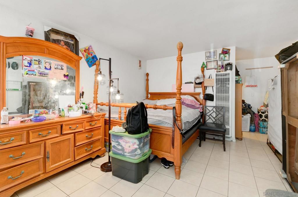 Image 3 of property listing at 1328 Buena St, Oceanside, CA 92058