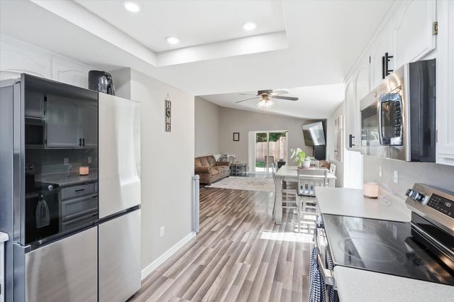 108 Horton Circle, Medford, OR 97501