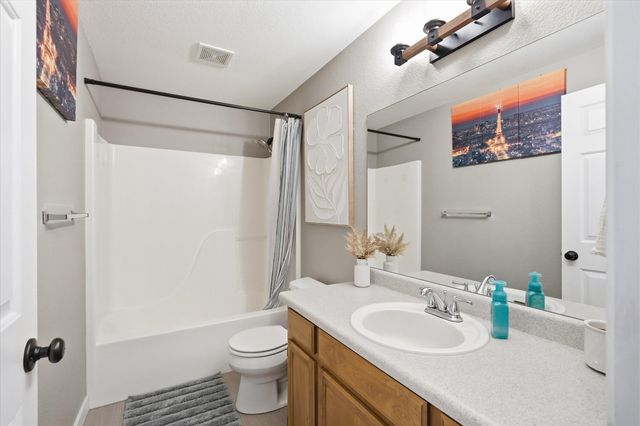 108 Horton Circle, Medford, OR 97501