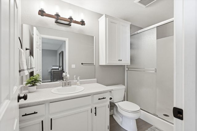 108 Horton Circle, Medford, OR 97501