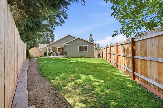 108 Horton Circle, Medford, OR 97501