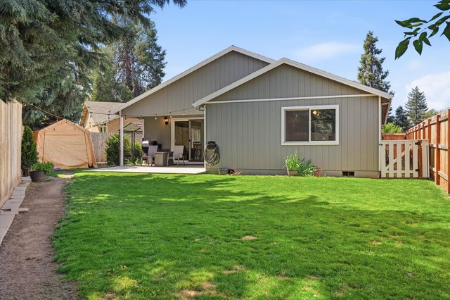 108 Horton Circle, Medford, OR 97501