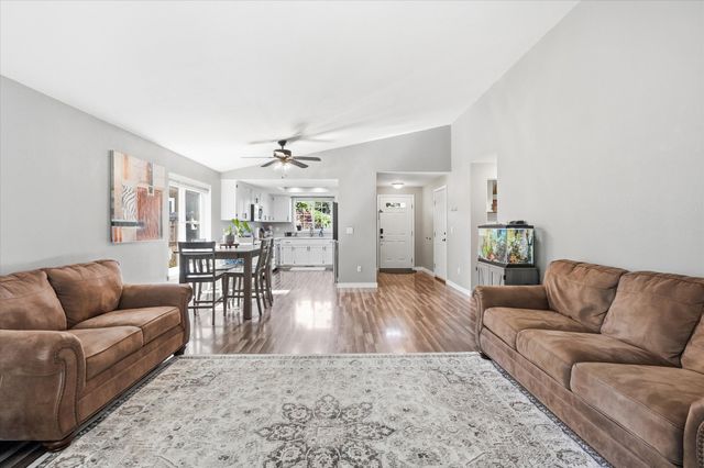 108 Horton Circle, Medford, OR 97501