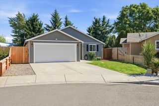 108 Horton Circle, Medford, OR 97501