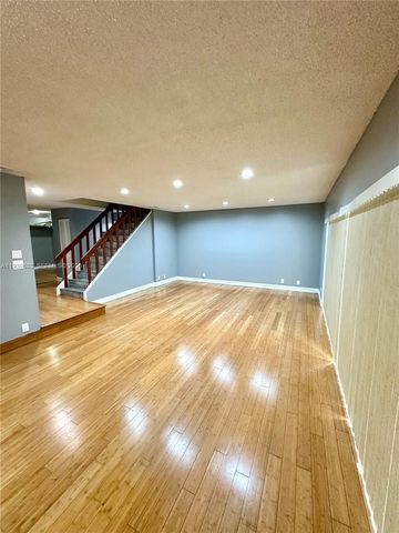 8253 NW 8th Pl 2, Plantation, FL 33324