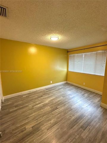 8253 NW 8th Pl 2, Plantation, FL 33324