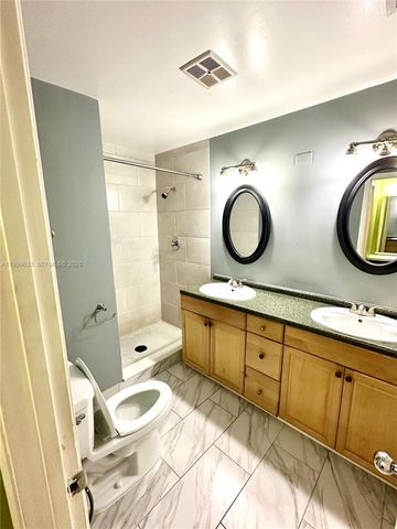 8253 NW 8th Pl 2, Plantation, FL 33324