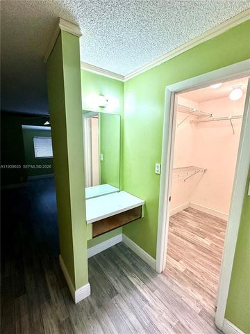 8253 NW 8th Pl 2, Plantation, FL 33324