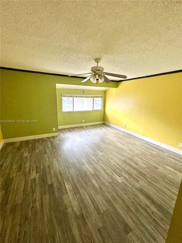 8253 NW 8th Pl 2, Plantation, FL 33324