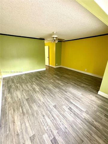 8253 NW 8th Pl 2, Plantation, FL 33324