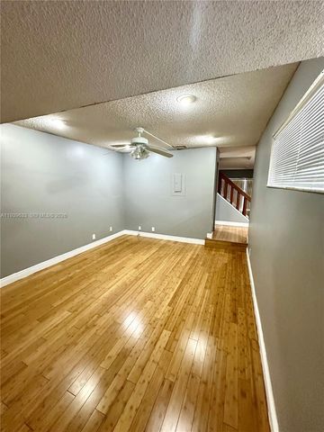 8253 NW 8th Pl 2, Plantation, FL 33324