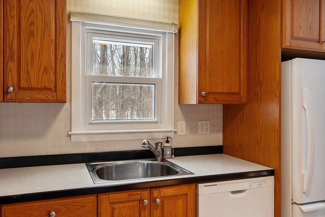 13 Gardner St, Fitchburg, MA 01420