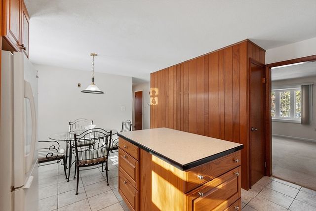 13 Gardner St, Fitchburg, MA 01420