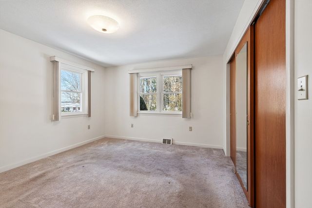 13 Gardner St, Fitchburg, MA 01420