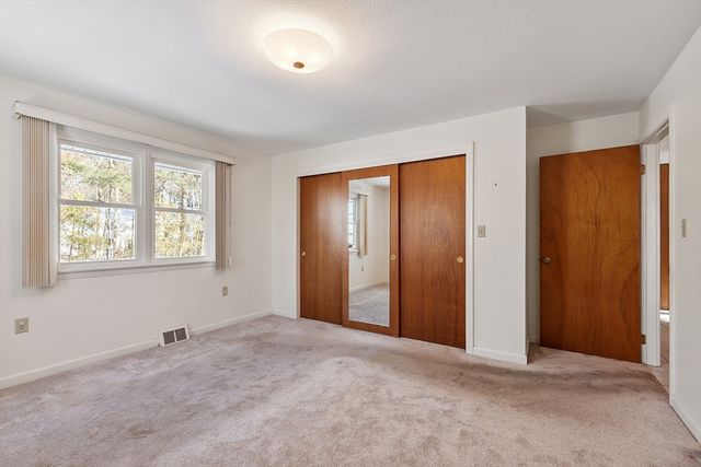 13 Gardner St, Fitchburg, MA 01420