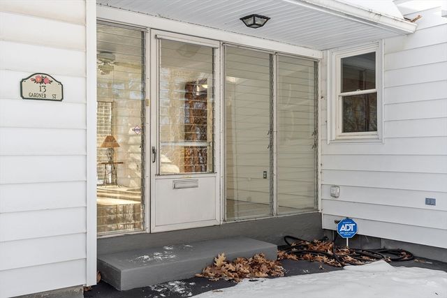 13 Gardner St, Fitchburg, MA 01420