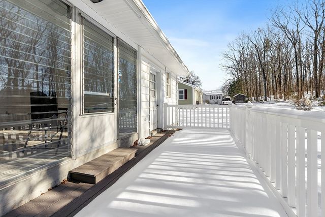 13 Gardner St, Fitchburg, MA 01420