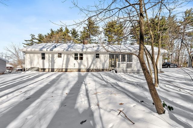 13 Gardner St, Fitchburg, MA 01420