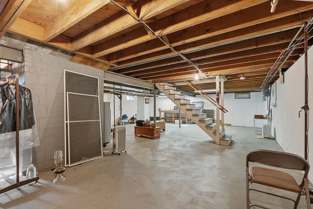 13 Gardner St, Fitchburg, MA 01420