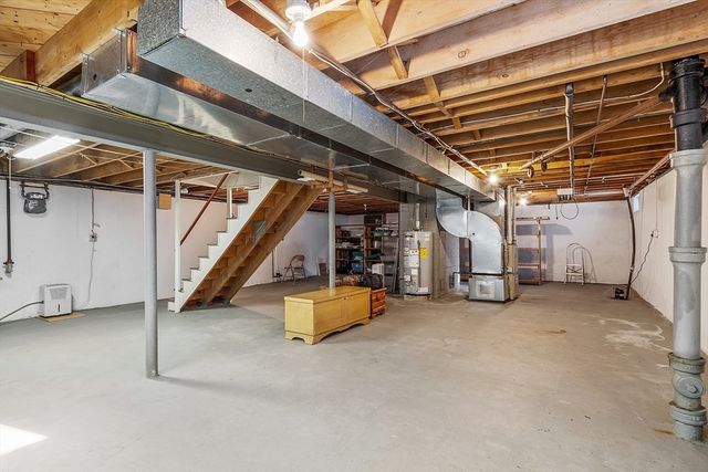 13 Gardner St, Fitchburg, MA 01420