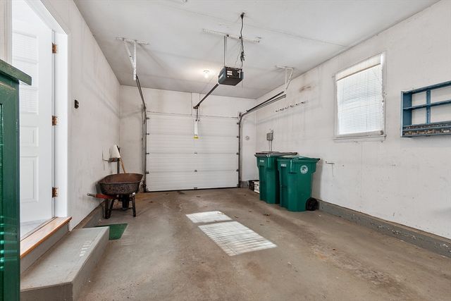 13 Gardner St, Fitchburg, MA 01420