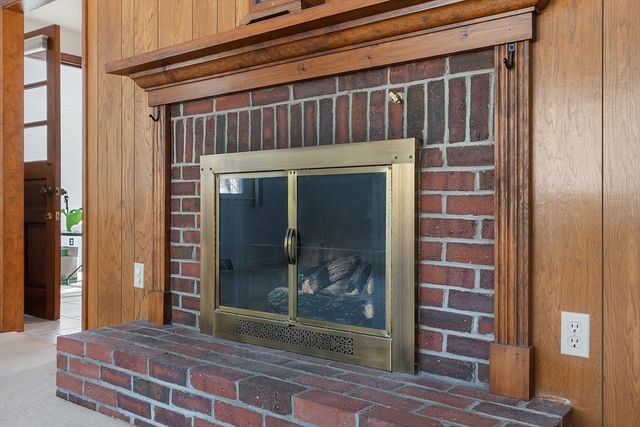 13 Gardner St, Fitchburg, MA 01420