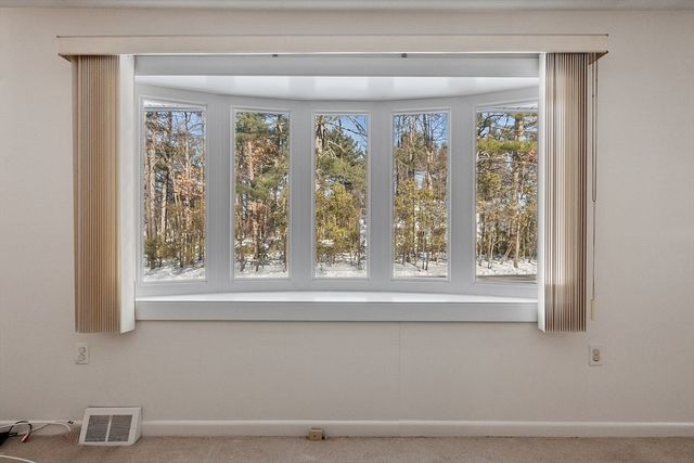 13 Gardner St, Fitchburg, MA 01420