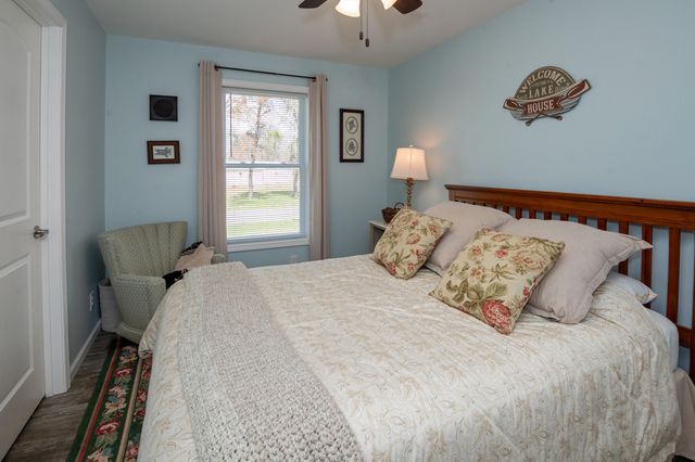 50306 Pleasant Street, Silver Creek Twp, MI 49047