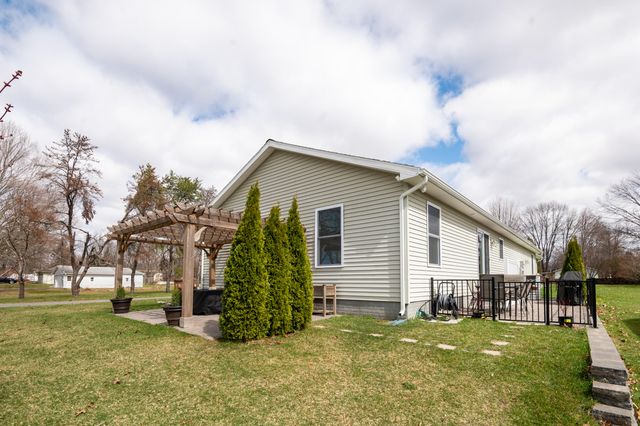 50306 Pleasant Street, Silver Creek Twp, MI 49047