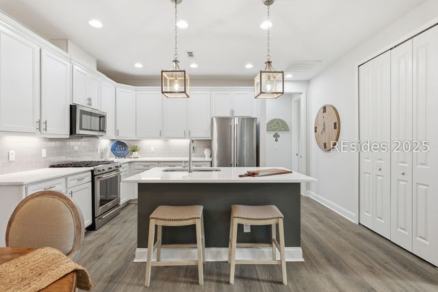 77 Landshark Blvd, Hardeeville, SC 29927