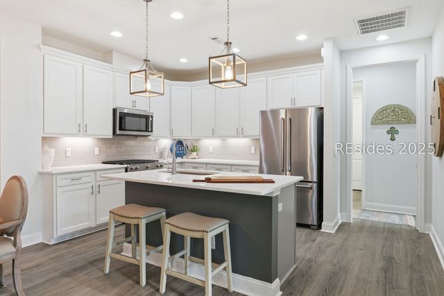 77 Landshark Blvd, Hardeeville, SC 29927