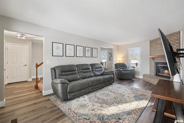 53 W ROSE Court, Geneseo, IL 61254