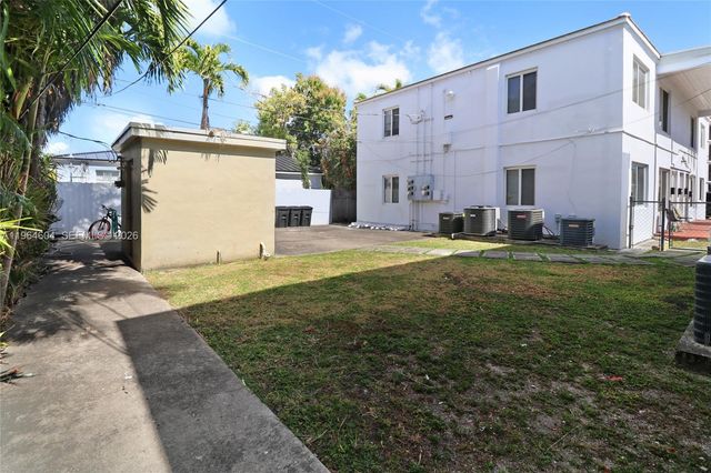 8110 Crespi Blvd 3, Miami Beach, FL 33141