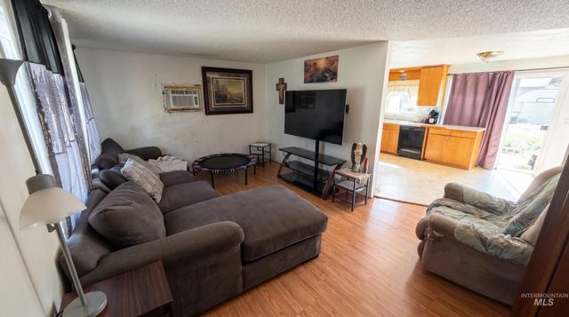 7011 S Southdale Ave, Boise, ID 83709