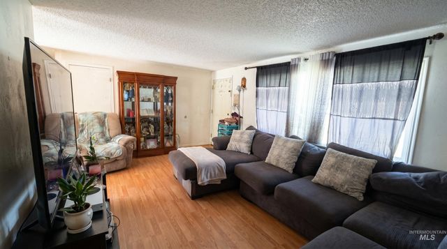7011 S Southdale Ave, Boise, ID 83709