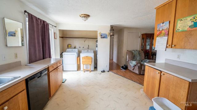 7011 S Southdale Ave, Boise, ID 83709