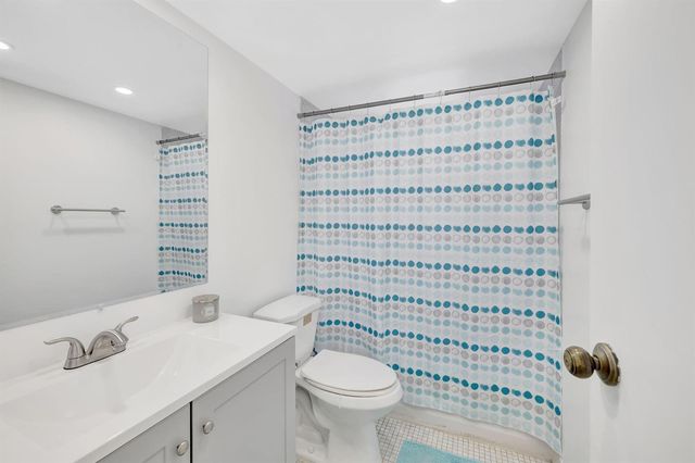 2800 Somerset Drive 218j, Lauderdale Lakes, FL 33311