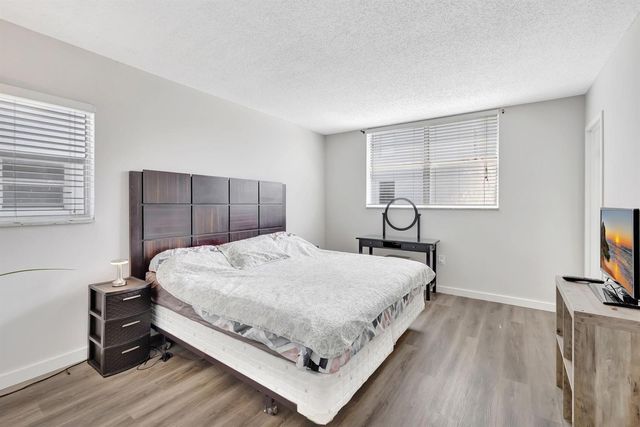 2800 Somerset Drive 218j, Lauderdale Lakes, FL 33311