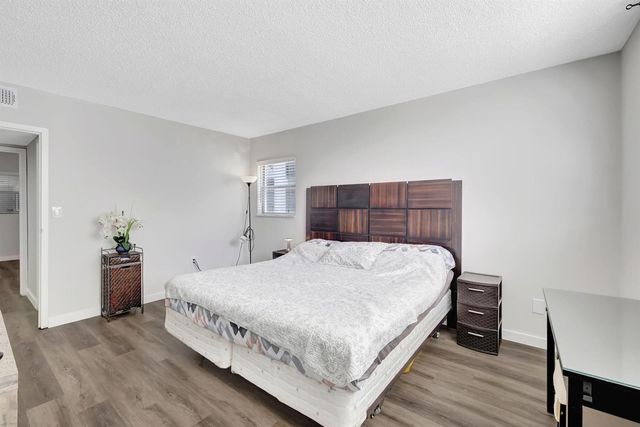 2800 Somerset Drive 218j, Lauderdale Lakes, FL 33311